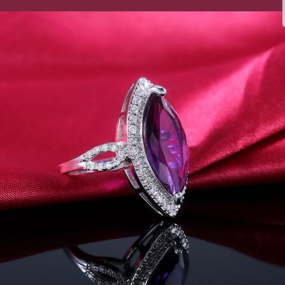 NEW sterling silver oval cut amethyst ring - Picture 3 of 5